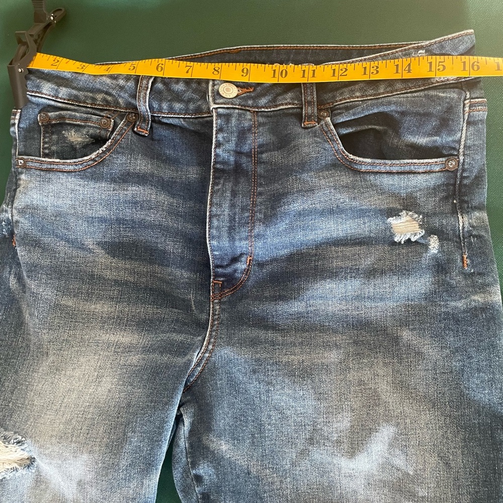 American Eagle Distressed Skinny Jeans.For women’s size R14 - Picture 7 of 9